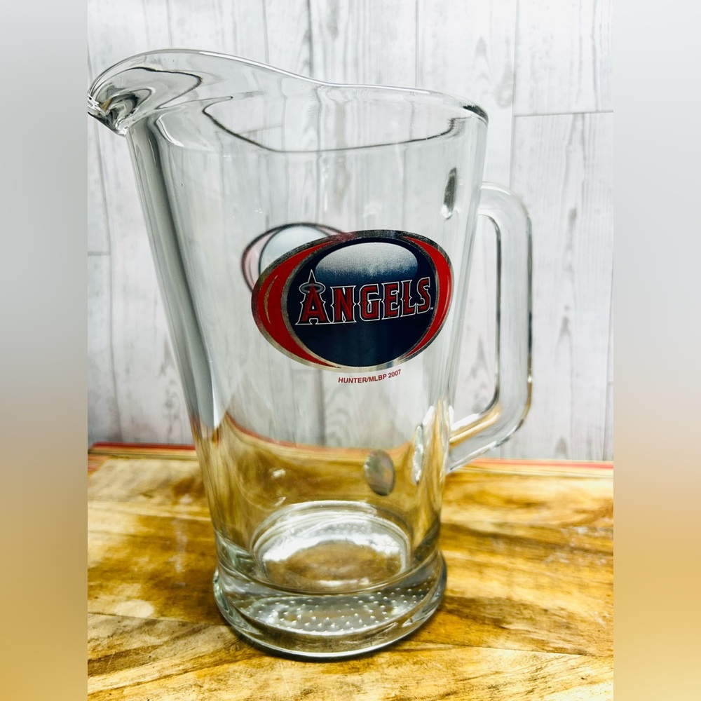 Los Angeles Angels Glass Pitcher. Official MLB